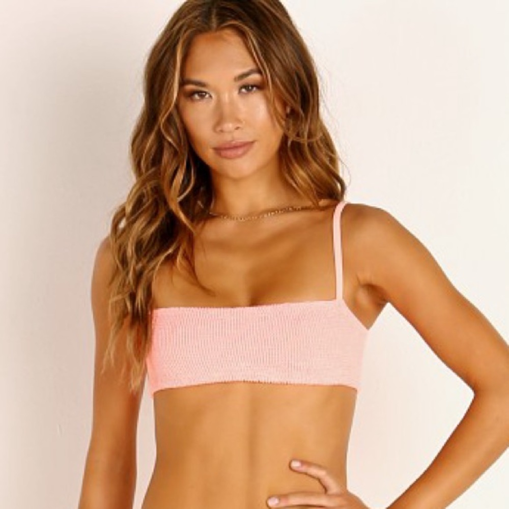Hunza G Gigi bikini top in coral 
One size